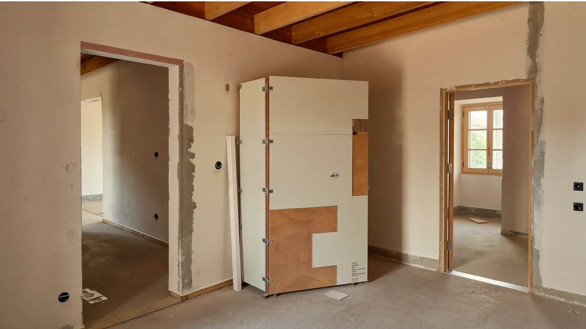 Render orientatiu de l'interior d'un habitatge en reforma integral.
