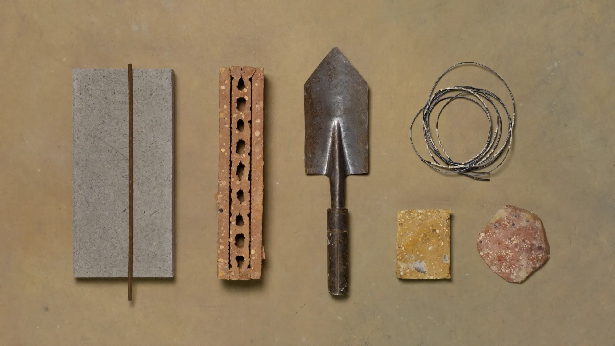 Materials i eines de construcció.